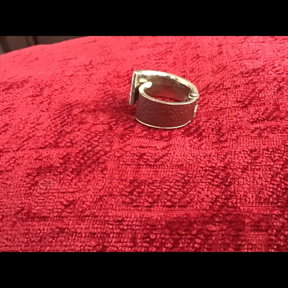 Ring - Picture 2 of 3